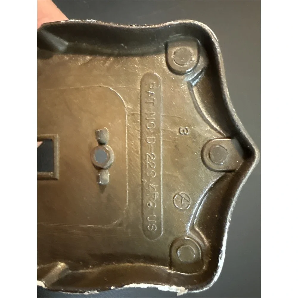VINTAGE AMEROCK CARRIAGE HOUSE SINGLE SWITCH TOGGLE COVER PLATE ANTIQUE Bronze